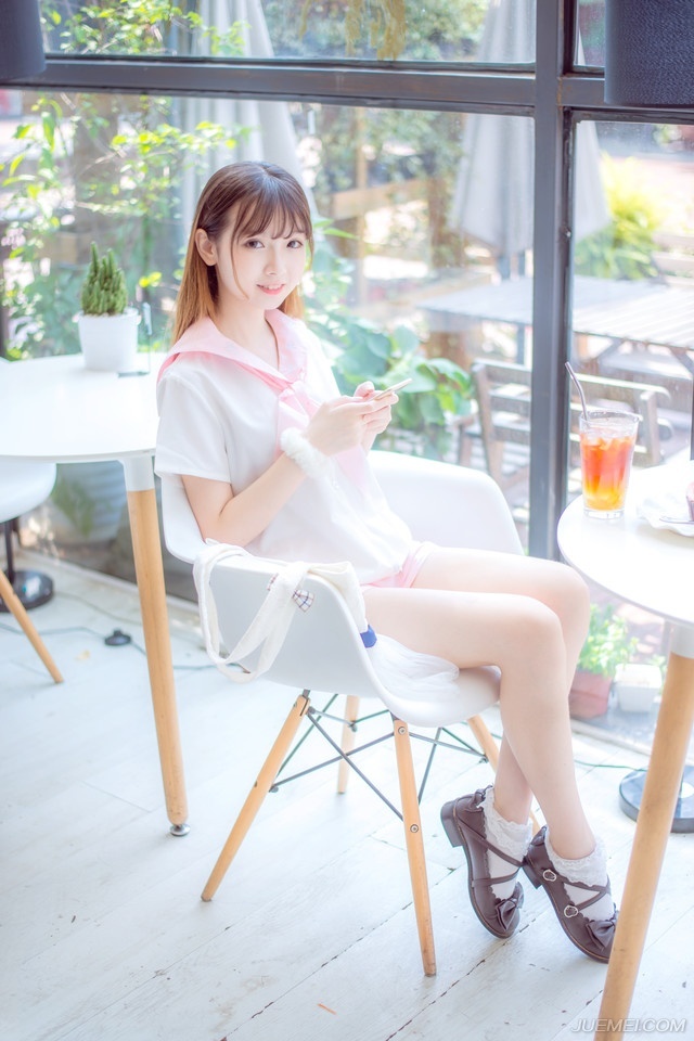 刘璝的声音，如同重锤一般敲击在所有人的心里，刘璝是什么人，在场将士多少有些了解，对刘璋可说是忠心耿耿，身上的那些纵横交错的伤疤，每一道，都是为刘家添的，但就这么一个人，如今却被刘璋逼反。